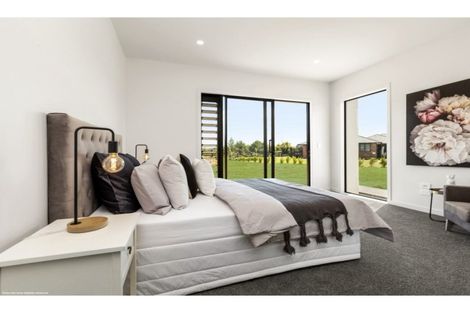 Photo of property in 35 Mike Smith Drive, Cambridge, 3434