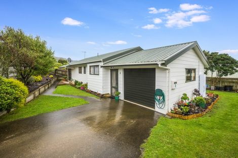 Photo of property in 8 Ribbonwood Terrace, Ranui, Porirua, 5024