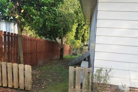 Photo of property in 75 Kemp Road, Massey, Auckland, 0614