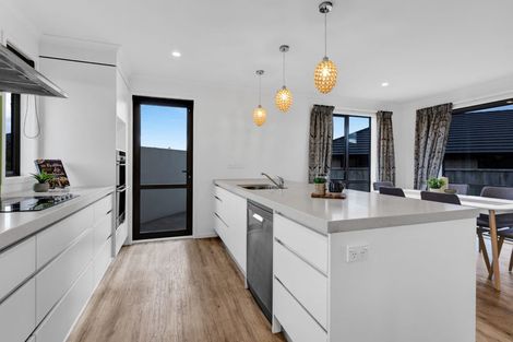 Photo of property in 72 Dillon Drive, Bell Block, New Plymouth, 4312