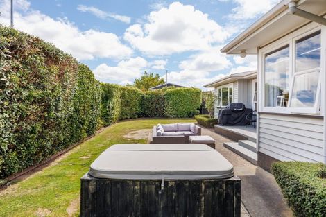 Photo of property in 2 Anzio Place, Awapuni, Palmerston North, 4412