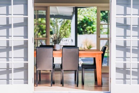 Photo of property in 43 Dale Road, Raumati South, Paraparaumu, 5032