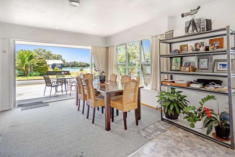 Photo of property in 37 Roretana Drive, Athenree, Waihi Beach, 3177