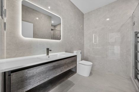 Photo of property in 15 Piringa Road, Pukekohe, 2120