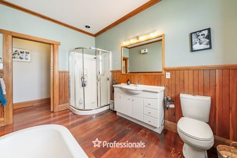 Photo of property in 143 Whites Line East, Waiwhetu, Lower Hutt, 5010