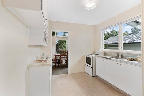 Photo of property in 22 Pendlebury Street, Green Bay, Auckland, 0604