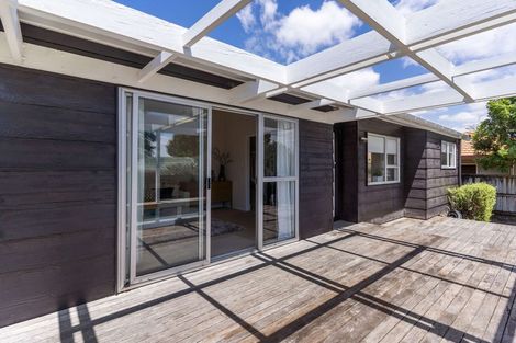 Photo of property in 1/17 Bain Place, Bucklands Beach, Auckland, 2014