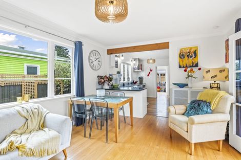 Photo of property in 14 Toi Street, Otaki Beach, Otaki, 5512