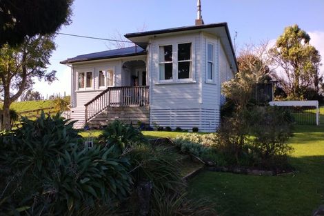Photo of property in 421a South Road, Omata, New Plymouth, 4374