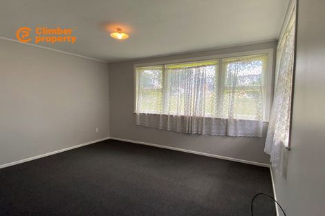 Photo of property in 5 Kelwyn Road, Kelston, Auckland, 0602
