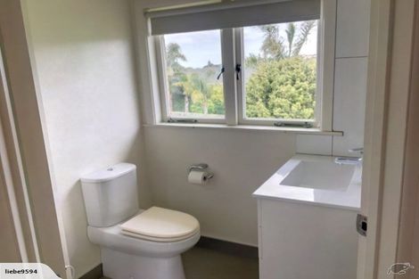 Photo of property in 2 Wyoming Avenue, Murrays Bay, Auckland, 0630