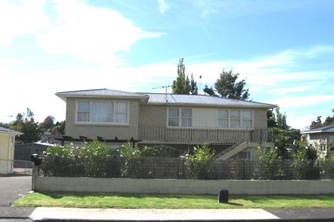 Photo of property in 13 Bayside Avenue, Te Atatu Peninsula, Auckland, 0610
