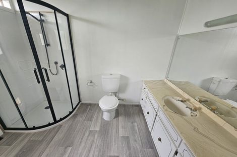 Photo of property in 47a Divich Avenue, Te Atatu South, Auckland, 0610