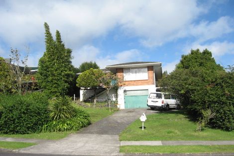 Photo of property in 89 Beechdale Crescent, Pakuranga Heights, Auckland, 2010