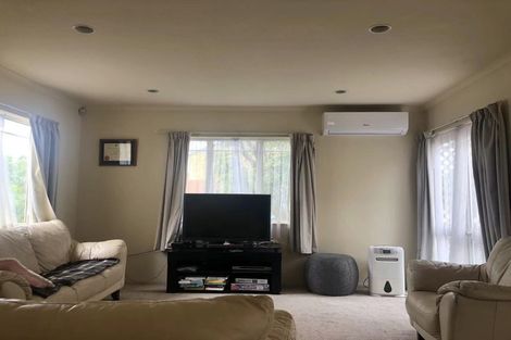 Photo of property in Chantelle Close, 44e Lavery Place, Sunnynook, Auckland, 0632