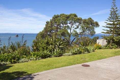 Photo of property in 989 Whangaparaoa Road, Tindalls Beach, Whangaparaoa, 0930