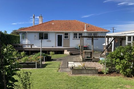 Photo of property in 41 Seymour Street, Waitara, 4320