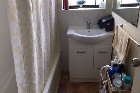 Photo of property in 10 Liddesdale Place, Papakura, 2110