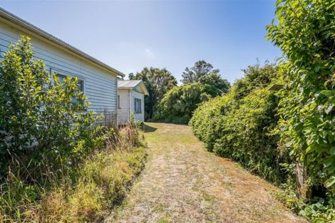 Photo of property in 46 Pekanga Road, Normandale, Lower Hutt, 5010