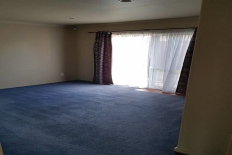 Photo of property in 8 Tiel Lane, Papakura, 2110