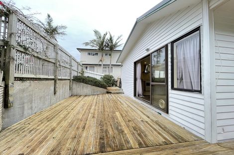 Photo of property in 3/78 Seaview Road, Castor Bay, Auckland, 0620