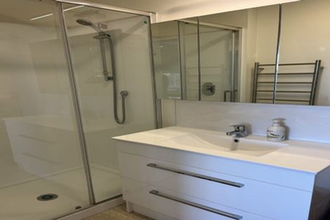 Photo of property in 11 Fairview Crescent, Kelburn, Wellington, 6012