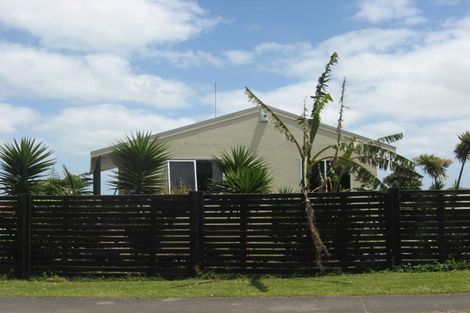 Photo of property in 38 Wai Iti Place, Clendon Park, Auckland, 2103