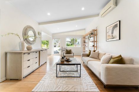 Photo of property in 9 Bowman Road, Forrest Hill, Auckland, 0620