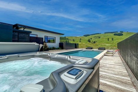 Photo of property in 14 The Fairways, Kinloch, Taupo, 3377