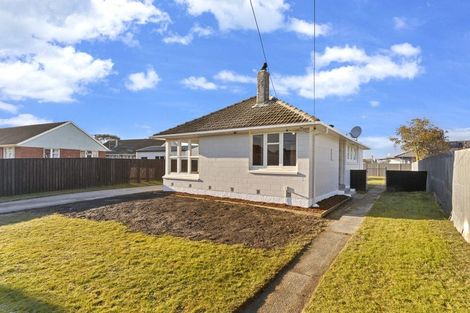 Photo of property in 32 Carisbrooke Street, Aranui, Christchurch, 8061