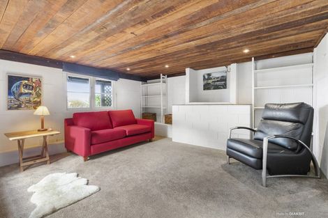 Photo of property in 22 Tai Paku Paku Road, Karaka Bays, Wellington, 6022