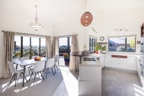 Photo of property in 111 Ruapehu Drive, Fitzherbert, Palmerston North, 4410