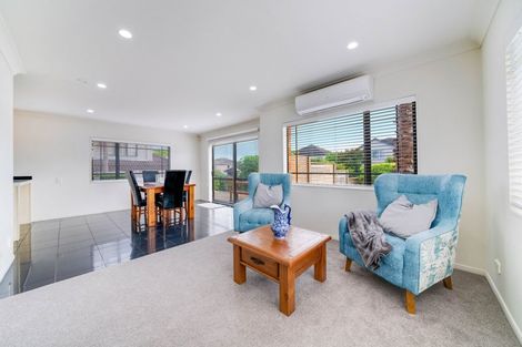 Photo of property in 71 Baverstock Road, Flat Bush, Auckland, 2016