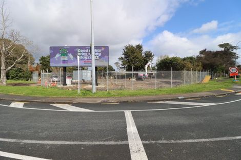 Photo of property in 320 Lincoln Road, Henderson, Auckland, 0610