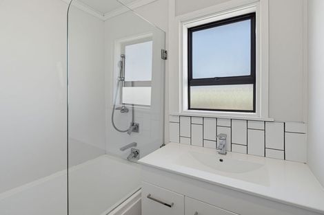 Photo of property in 17 Montgomery Street, Waipukurau, 4200