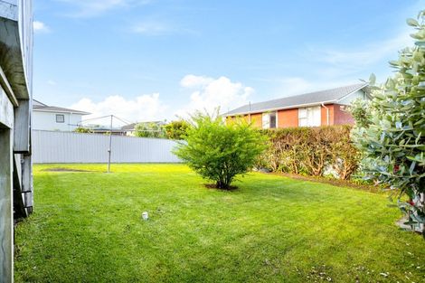Photo of property in 6 Colwill Road, Massey, Auckland, 0614