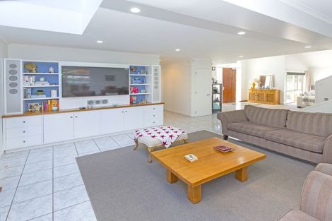 Photo of property in 989 Whangaparaoa Road, Tindalls Beach, Whangaparaoa, 0930