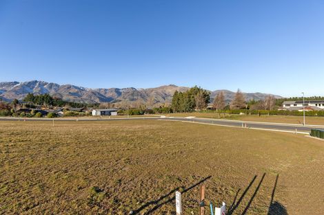 Photo of property in 31 Koreke Loop, Lake Hawea, 9382