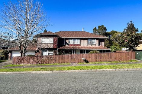 Photo of property in 11 Ravenstone Place, Chatswood, Auckland, 0626