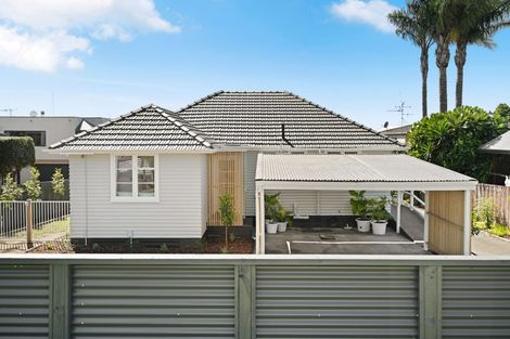 Photo of property in 26 Seaview Road, Otumoetai, Tauranga, 3110