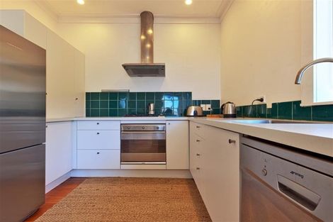 Photo of property in 53 Shakespeare Road, Bluff Hill, Napier, 4110