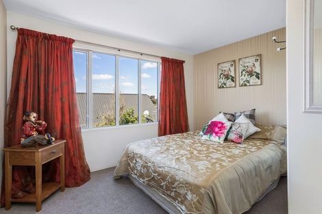 Photo of property in 8 Haddon Lane, Harewood, Christchurch, 8051