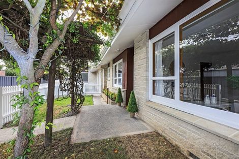 Photo of property in 2/707 York Street, Mahora, Hastings, 4120