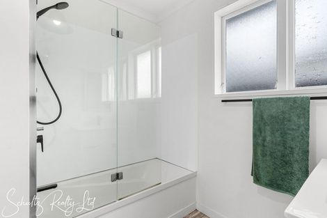 Photo of property in 9 Whaka Street, Maungaturoto, 0520