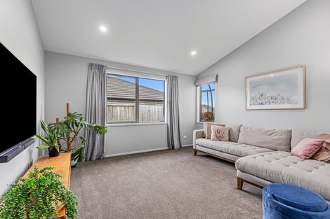 Photo of property in 27 Te Kio Crescent, Papamoa Beach, Papamoa, 3118