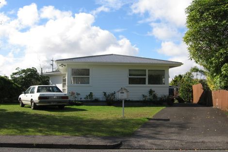 Photo of property in 47 Graham Avenue, Te Atatu Peninsula, Auckland, 0610