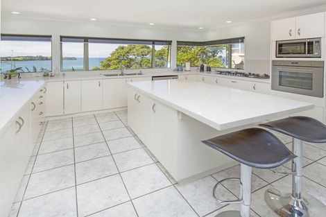 Photo of property in 989 Whangaparaoa Road, Tindalls Beach, Whangaparaoa, 0930
