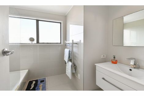 Photo of property in 7 Catkin Crescent, Papatoetoe, Auckland, 2025