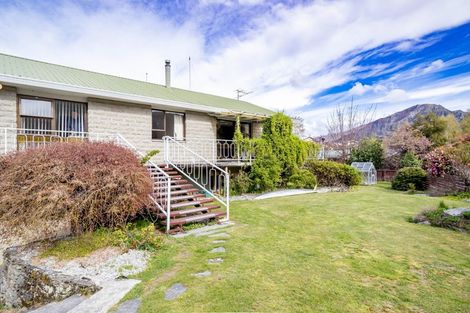 Photo of property in 12 Hood Crescent, Arrowtown, 9302