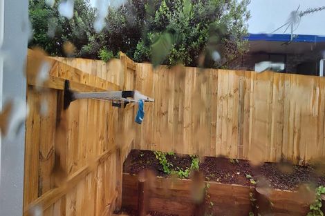 Photo of property in 38 Korokio Lane, Henderson, Auckland, 0612